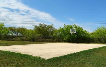 Madison Pointe_Basketball Court